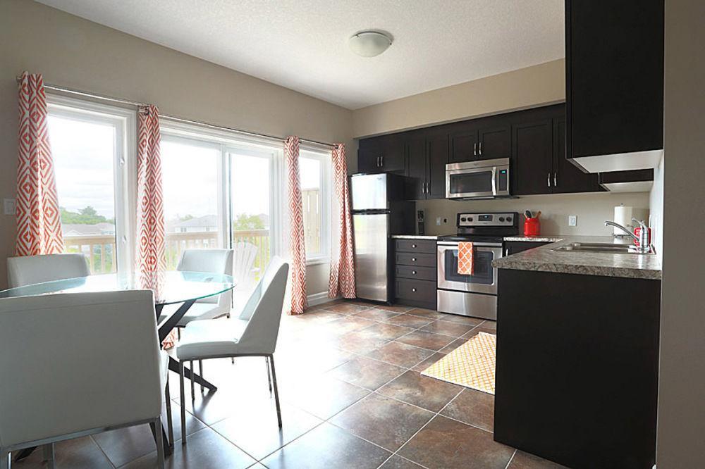 Boardwalk Homes - Executive Guest Rooms & Townhomes Kitchener Dış mekan fotoğraf
