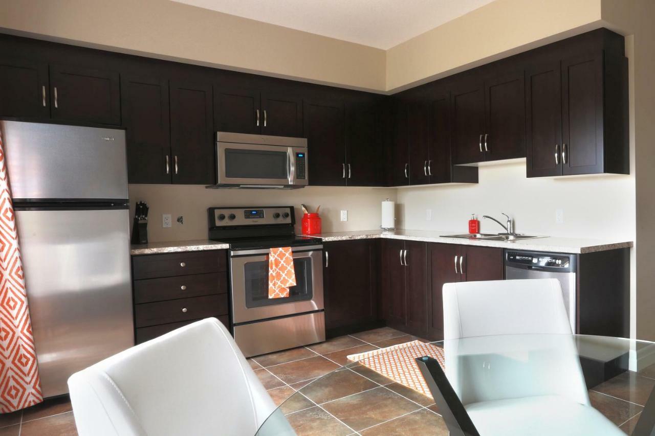 Boardwalk Homes - Executive Guest Rooms & Townhomes Kitchener Dış mekan fotoğraf